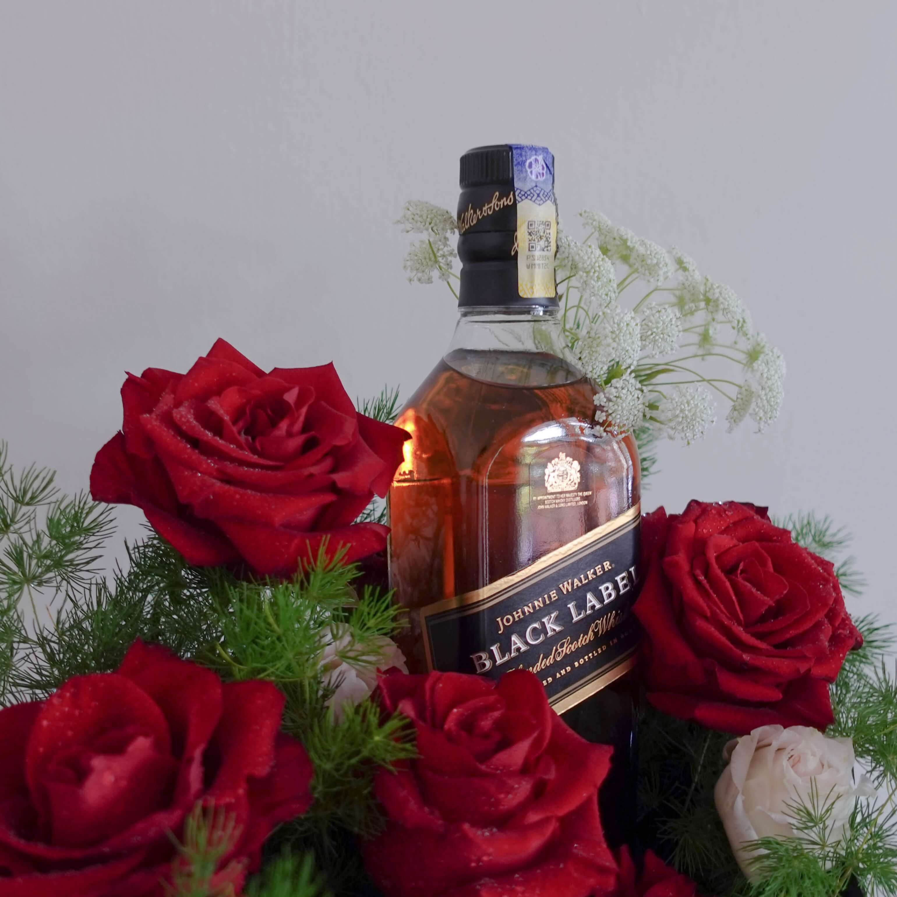 AfterRainFlorist PJ KL Selangor Florist Flower Delivery Service Red Rose Party Gift Customization Johnnie Walker Whiskey Flower Gift Box
