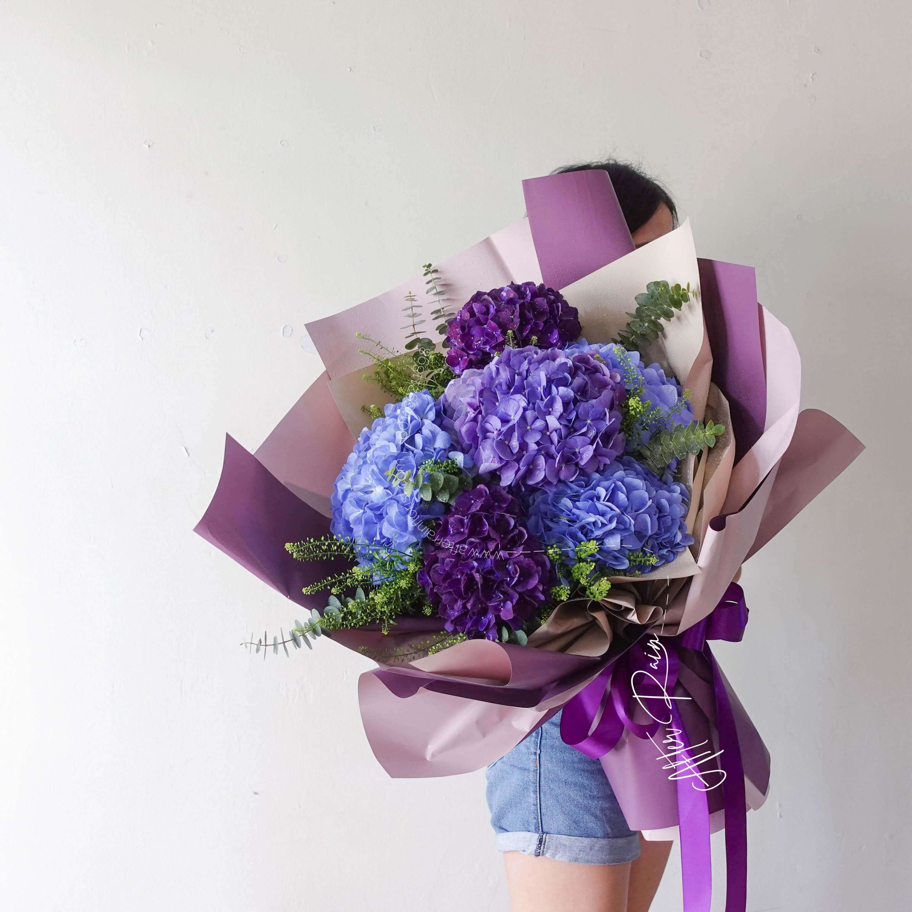 AfterRainFlorist_Gigantic_Blue_Purple_Hydrangea_Fresh_Flower_Wrapping_Hand_Bouquet_PJ_Florist_KL_Klang_Valley_Flower_Gift_Delivery_Services